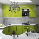Muebles de color verde claro en la cocina.