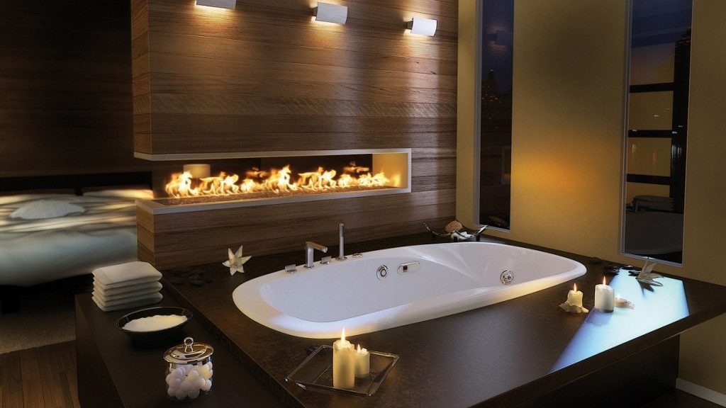 Mga kontemporaryong banyo ng disenyo na may fireplace