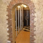 Arco de piedra en la casa