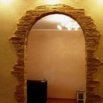 Arco de medio punto en el pasillo