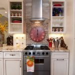 Muebles blancos en la cocina.