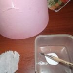 Aplique pegamento y varias capas de servilletas.