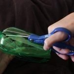 Cortar tiras de una botella