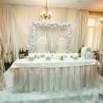 Jarrones con ramas decorativas