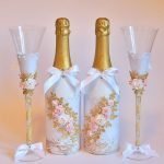 Hacer vasos y botellas con rosas