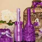 Cintas y rosas en botellas