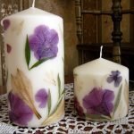 Flores a la luz de las velas