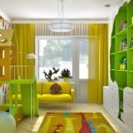 Interior en colores vivos.