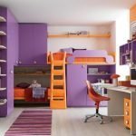 Interior lila-naranja para niños