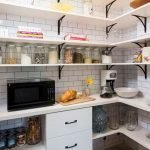 Cocina en una pequeña despensa
