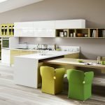 Muebles luminosos en un apartamento tipo estudio.