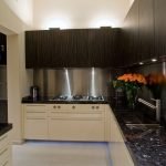 Muebles de cocina con luz de neón