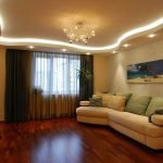 Suelo laminado oscuro