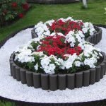 Macizo de flores en forma de ocho