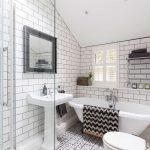 Baño abuhardillado