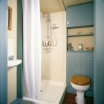 Cabina de ducha en el baño