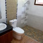 Hermosos azulejos en el baño.