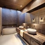 Baño oscuro