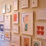 Dibujos infantiles en el marco: ideal para decorar una guardería