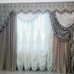 Hermosas cortinas para la decoración de la sala de estar.