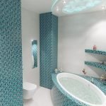 Mosaico en estantes y columnas.