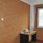 Corcho en las paredes de la sala de estar