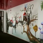 Pintura mural en el interior de instituciones.