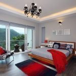 La combinación de gris y rojo en el dormitorio.