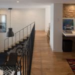 Luces empotradas sobre la mesa