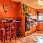 Cocina jugosa en naranja