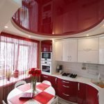 Diseño en rojo y blanco.