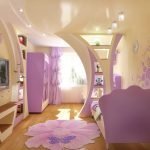 Muebles morados en el dormitorio