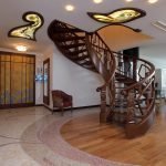 Escalera tallada