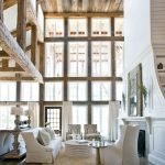 Muebles ligeros en el interior.