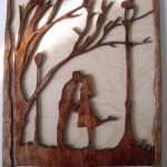 Pareja bajo el árbol
