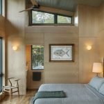 Grandes ventanas en el dormitorio