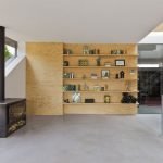 Estufa de leña en el interior