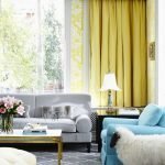 Cortinas brillantes en el interior