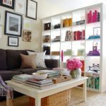 Zonificar la habitación con un estante