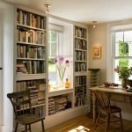 Librería junto a la ventana