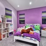 Decoración infantil en tonos morados