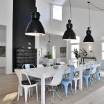 Decoración de habitaciones en blanco y negro en el país