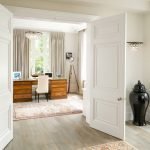 Escritorio junto a la ventana