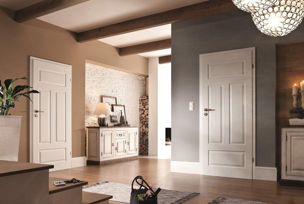 Svijetla vrata u unutrašnjosti