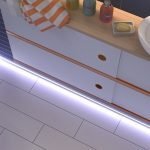 Azulejo blanco en el baño