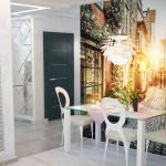Araña de flores sobre la mesa