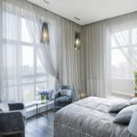 Cortinas para una habitación de esquina.