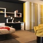 Decoración negra y amarilla