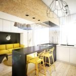 Cocina en negro y amarillo.