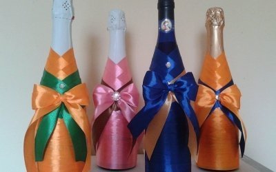 Decoración de botellas de cinta: hermosas formas de decorar